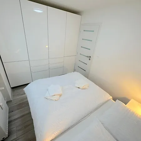 Lägenhet Krasny - V Novom Meste Bratislava