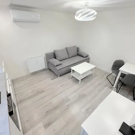 Krásny - V Novom Meste * Bratislava