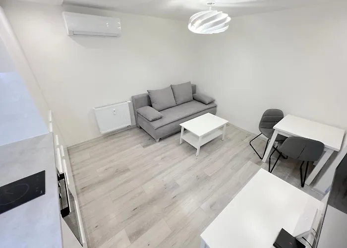 Krásny - V Novom Meste * Pozsony